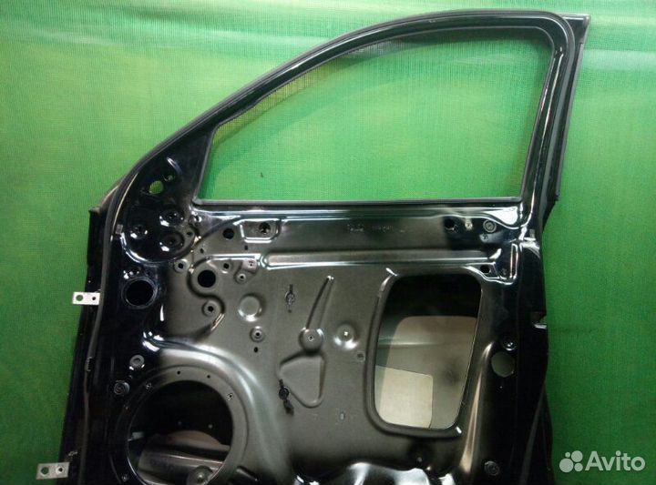 Дверь передняя правая Audi Q3 Quattro 8UB cczc