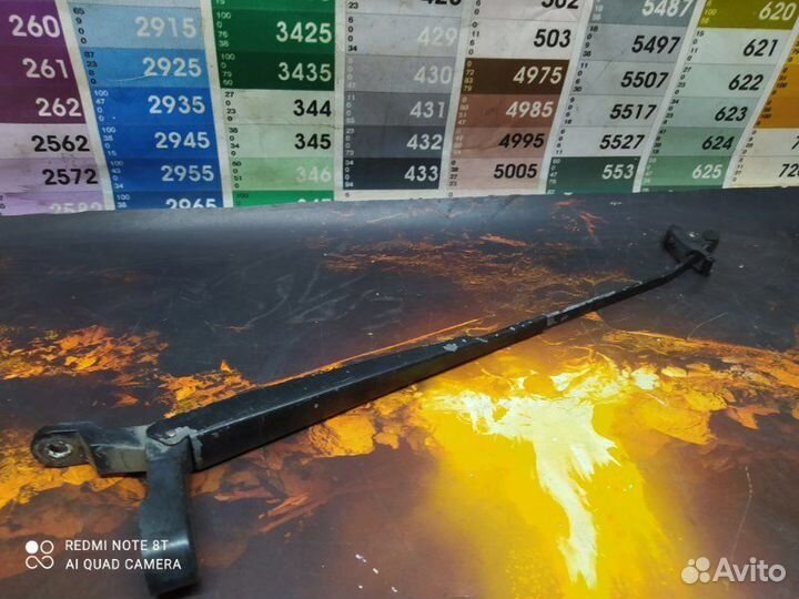 Поводок стеклоочистителя левый Renault Logan 1