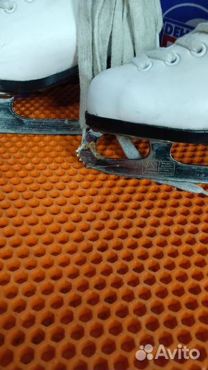 Т) Коньки фигурные Graf Davos gold 27 р - р