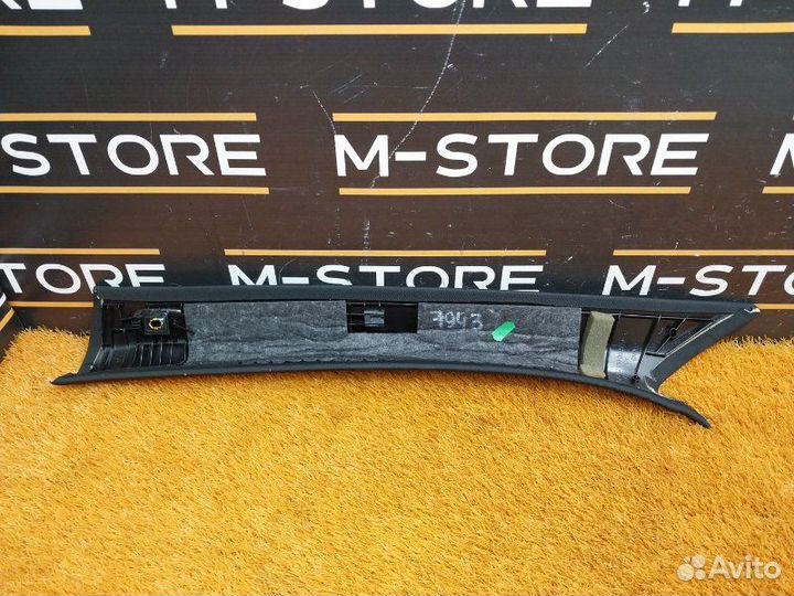 Обшивка стойки передняя правая Mercedes-Benz