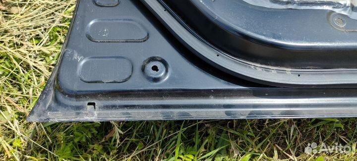 Дверь левая Impreza GH чёрная