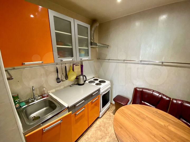 2-к. квартира, 43 м², 3/6 эт.