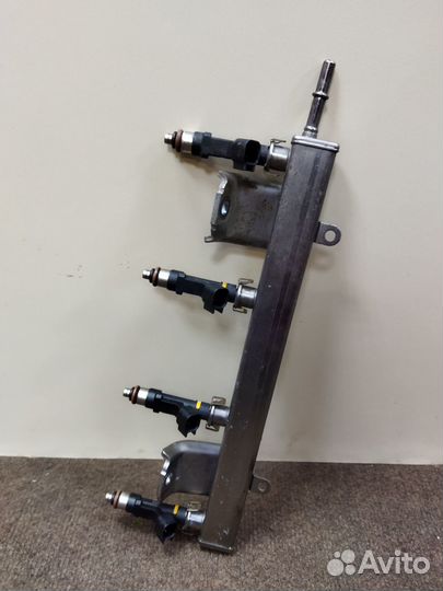 Топливная рейка Мазда