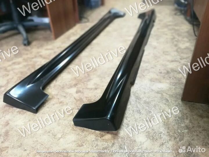 Накладки на пороги Honda Civic 4D 8 поколение