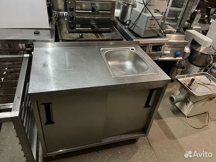 Стол купе с мойкой