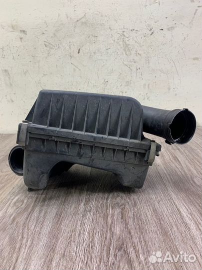 Корпус воздушного фильтра Opel Zafira A Z18XE