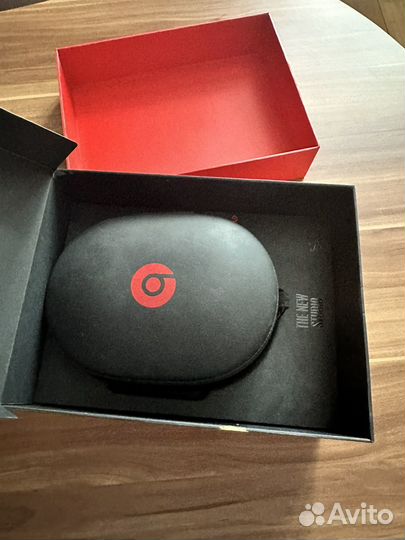 Беспроводные наушники beats