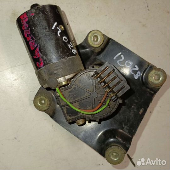 Передний моторчик стеклоочистителя MitsubishiCaris