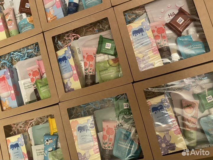 Подарок на 8 марта набор косметики