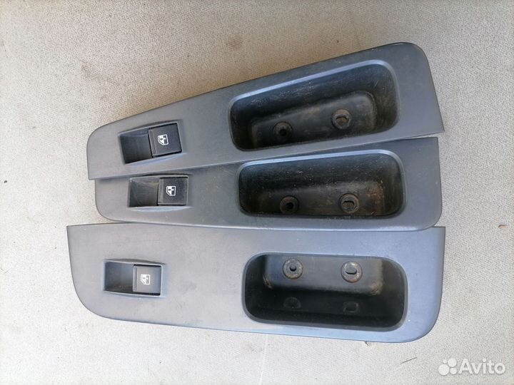 Кнопка стеклоподъёмника задняя для Лада Приора