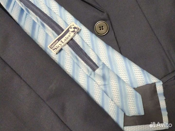 Пиджак тёмно-синий, галстук 8-10лет длина спины от