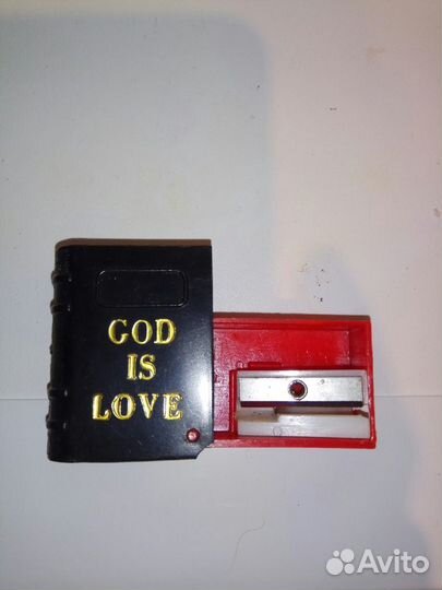 Американская точилка для карандашей в виде Библии