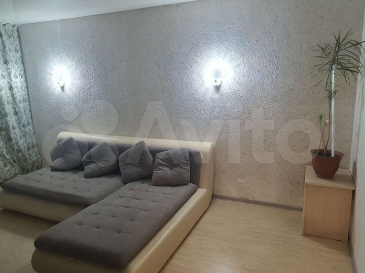 2-к. квартира, 55 м², 1/9 эт.