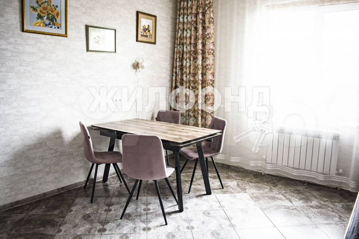 Дом 263,3 м² на участке 10 сот.