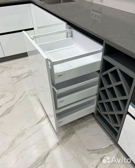 Кухонные гарнитуры до потолка