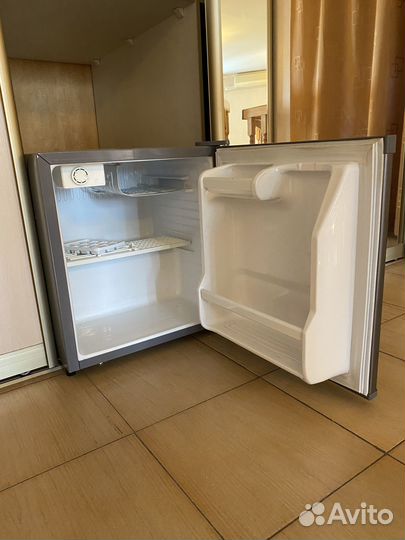 Холодильник почти новый