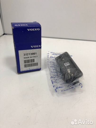 Плафон освещения номерного знака Volvo 31213991