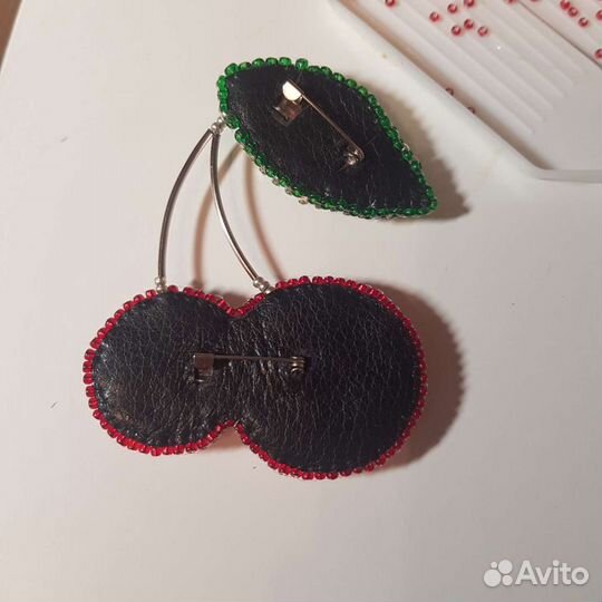 Брошь ручной работы