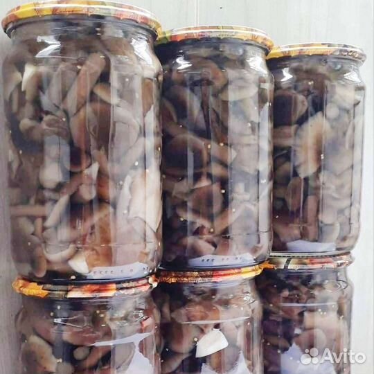 Грибы маринованные