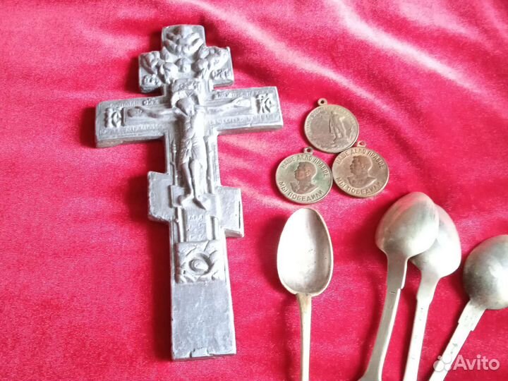 Крест и крестики и ложки 19в., яйцо хв