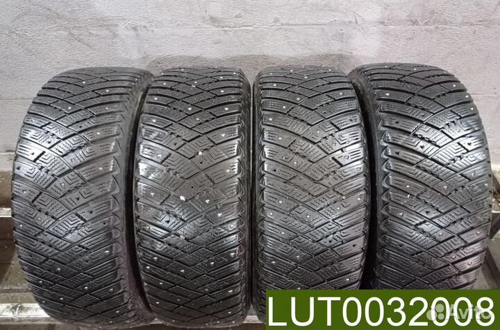 Goodyear Ultragrip Ice Arctic 215/60 R16 104R