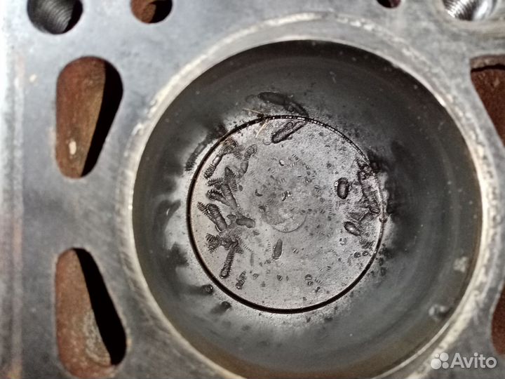 Двигатель 2103