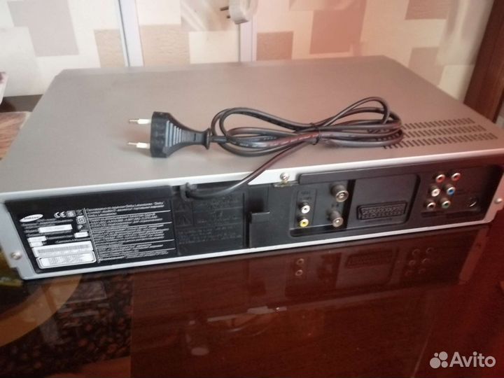 Проигрыватель DVD-VHS Samsung DVD-V5600