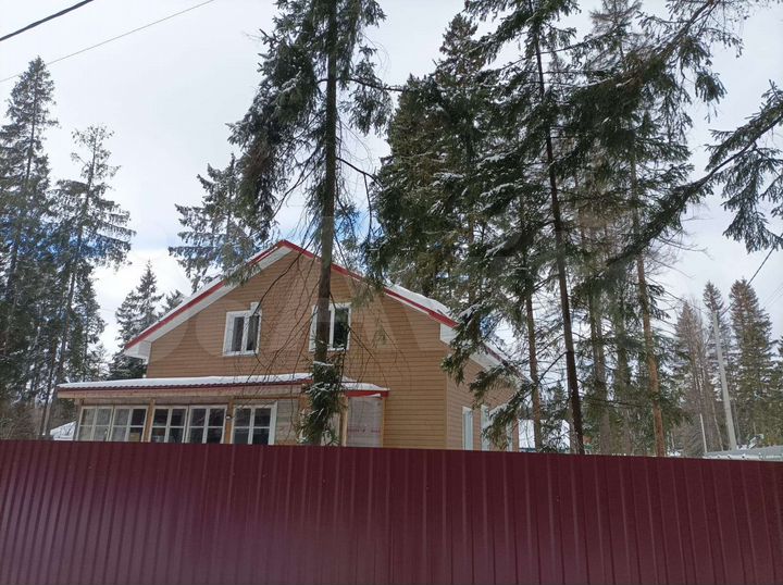Дом 191 м² на участке 9 сот.