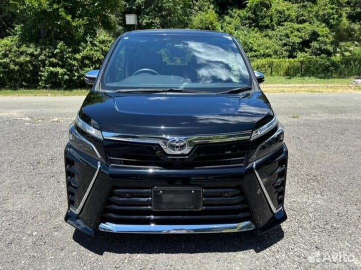 Toyota Voxy 2.0 CVT, 2020, 45 000 км