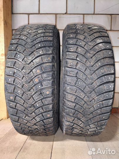 Michelin X-Ice North 2 215/65 R16