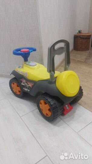 Машинка каталка толокар