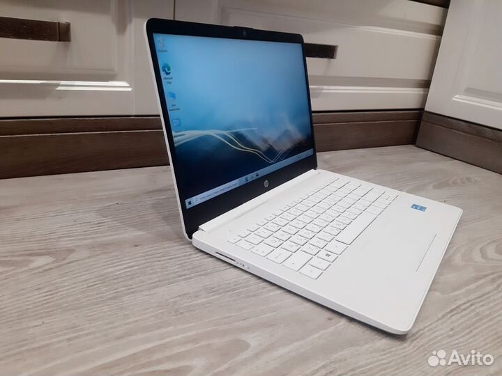 Ултрабук HP 14s IPS Белый