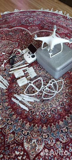 Квадрокоптер DJI Phantom 4 Advanced
