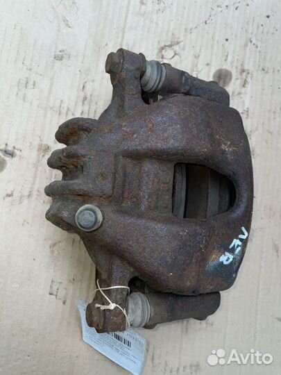 Суппорт тормозной передний правый Peugeot 308