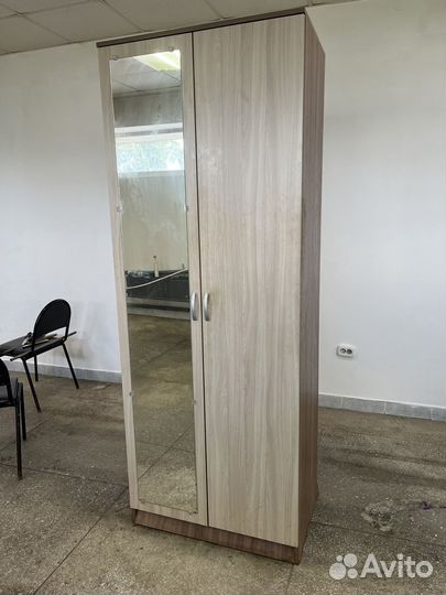 Шкаф распашной