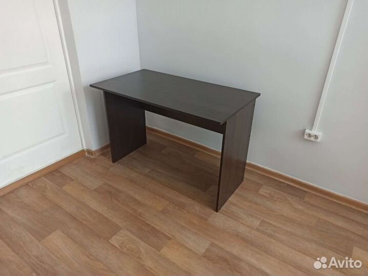 Столы письменные / офисные новые