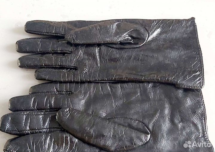 Перчатки женские лакированная кожа