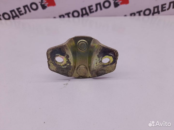 Петля замка багажника Daihatsu Gran Move 2000