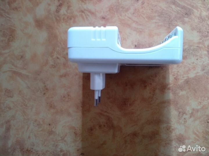 Зарядное устройство Lenmar PRO120