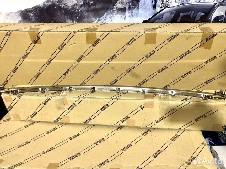 Хром решетки радиатора Lexus Rx 4