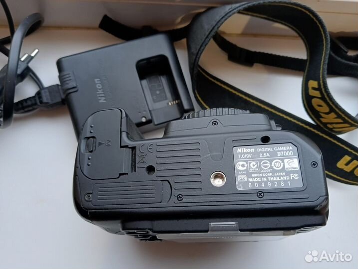 Продам nikon7000 и обьективы