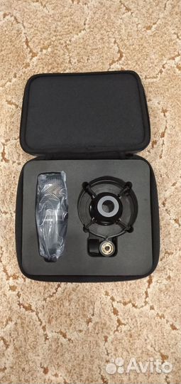 Продам микрофон Shure PGA27