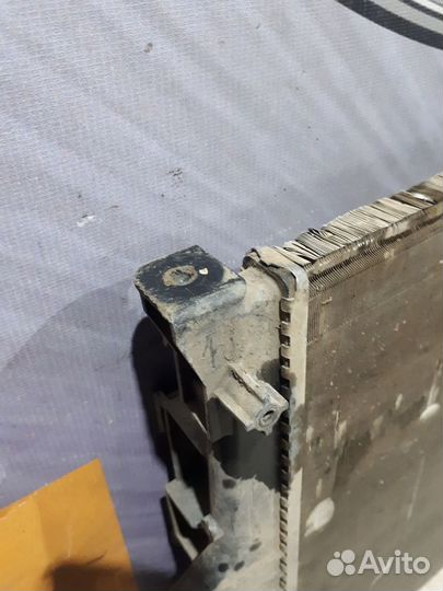 Радиатор охлаждения двигателя основной Renault san