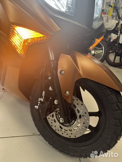 Скутер VMC MAX