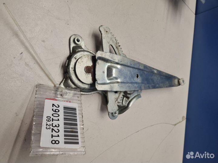 Стеклоподъемник задний правый Lexus IS XE20 2005-2