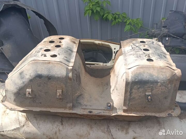 Бензобак Мицубиси Паджеро IO