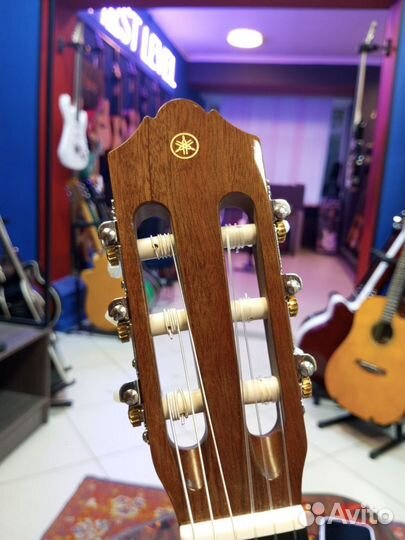 Новая гитара размера 3/4 Yamaha CS40 без дефектов