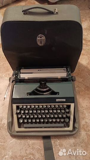 Печатная пишущая машинка Erika Mod.40