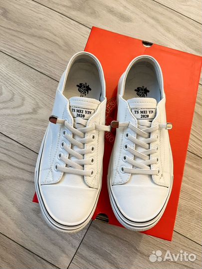 Кеды белые из натуральной кожи, размер 36