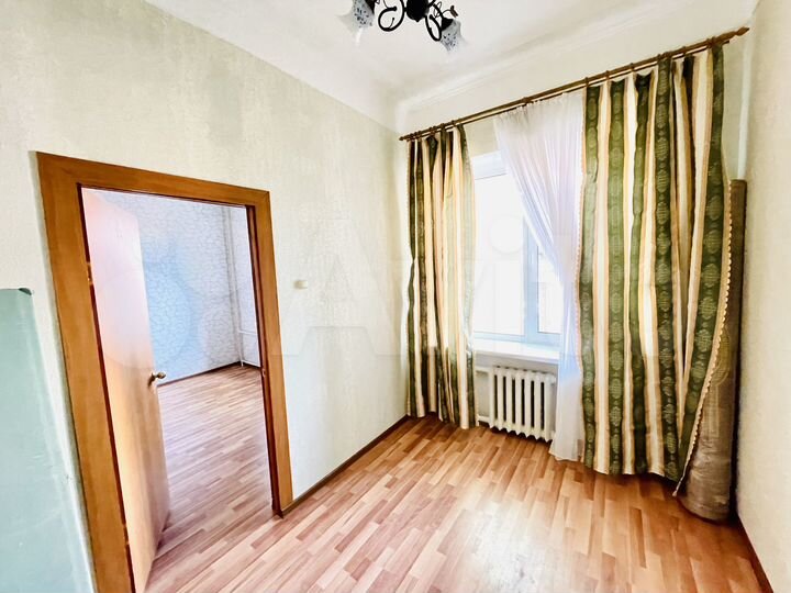 Комната 22,7 м² в 4-к., 3/4 эт.